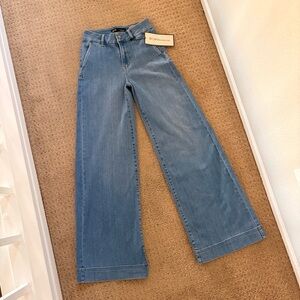 New BCBG BCBGeneration Stretch High Rise
Wide Leg Trousers Blue Jeans Size 1 25